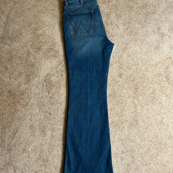 Wrangler Retro Women’s Flare Jeans - Size 30x34 - Picture 4 of 4